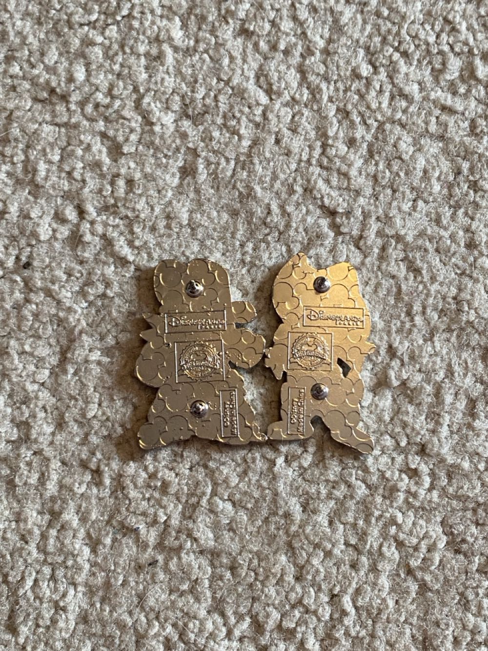 202257 Dlp Characters Attractions Chip And Dale Big Thunder Outlaw Disney : Pin’s  pin collectible [Barcode 2078010240929] - Main Image 2