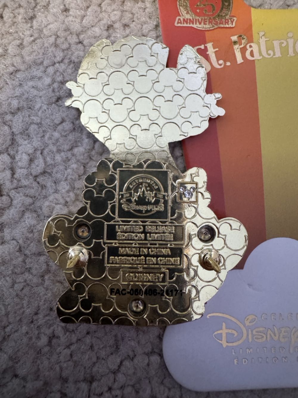 St. Patrick’s Day Stitch  pin collectible [Barcode 400987018850] - Main Image 3