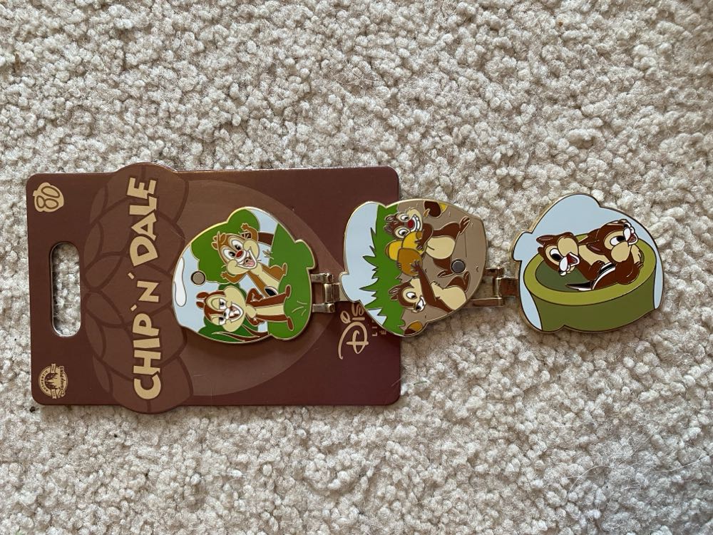 Chip And Dale Through The Decades  pin collectible [Barcode 400957618431] - Main Image 2