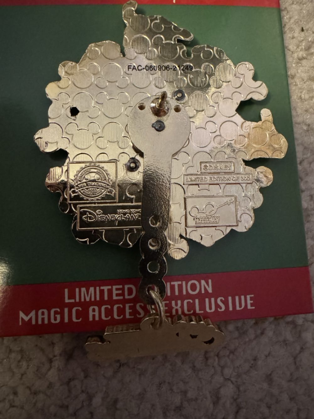 HKDL Merry Christmas Wheel  pin collectible [Barcode 400051253415] - Main Image 2