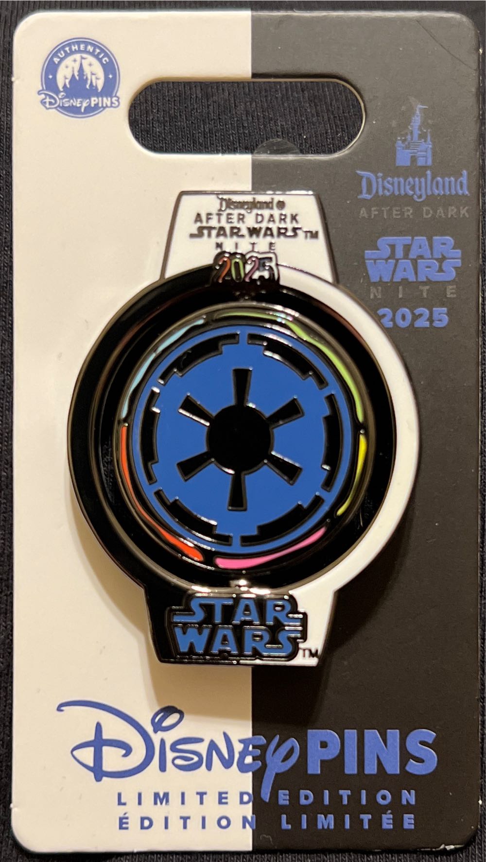 Star Wars Nite 2025 - Light/Dark Side Spinner  pin collectible [Barcode 400991269668] - Main Image 2