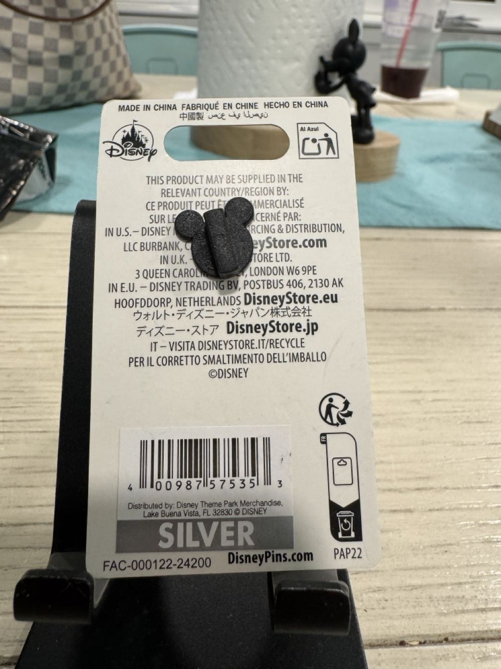 Saratoga Springs resort, Mickey Mouse, and Minnie mouse - Hotel pin collectible [Barcode 400987575353] - Main Image 2