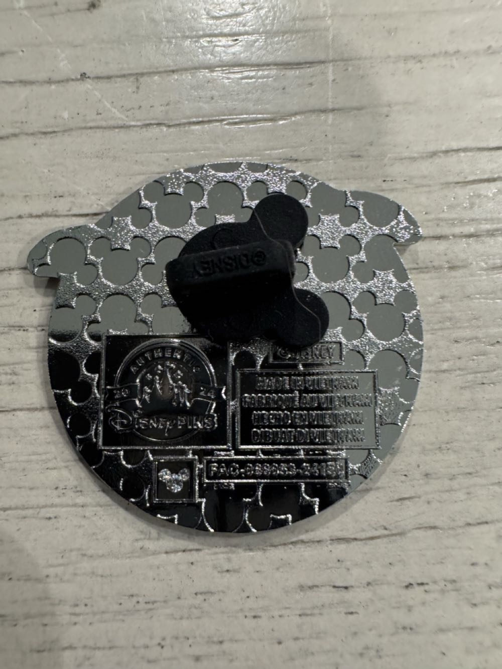 Mickey Mouse Club, Dumbo  pin collectible - Main Image 2