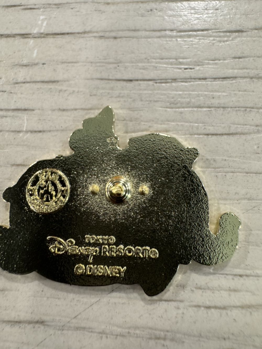 Disneyland, Tokyo Dumbo and Timothy  pin collectible - Main Image 2