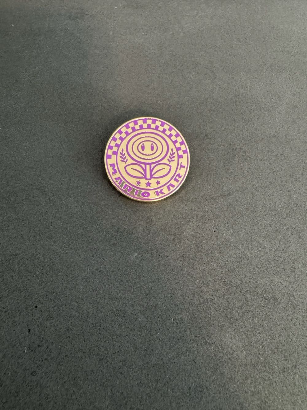 Mario Kart - Flower - Super Nintendo World pin collectible - Main Image 2