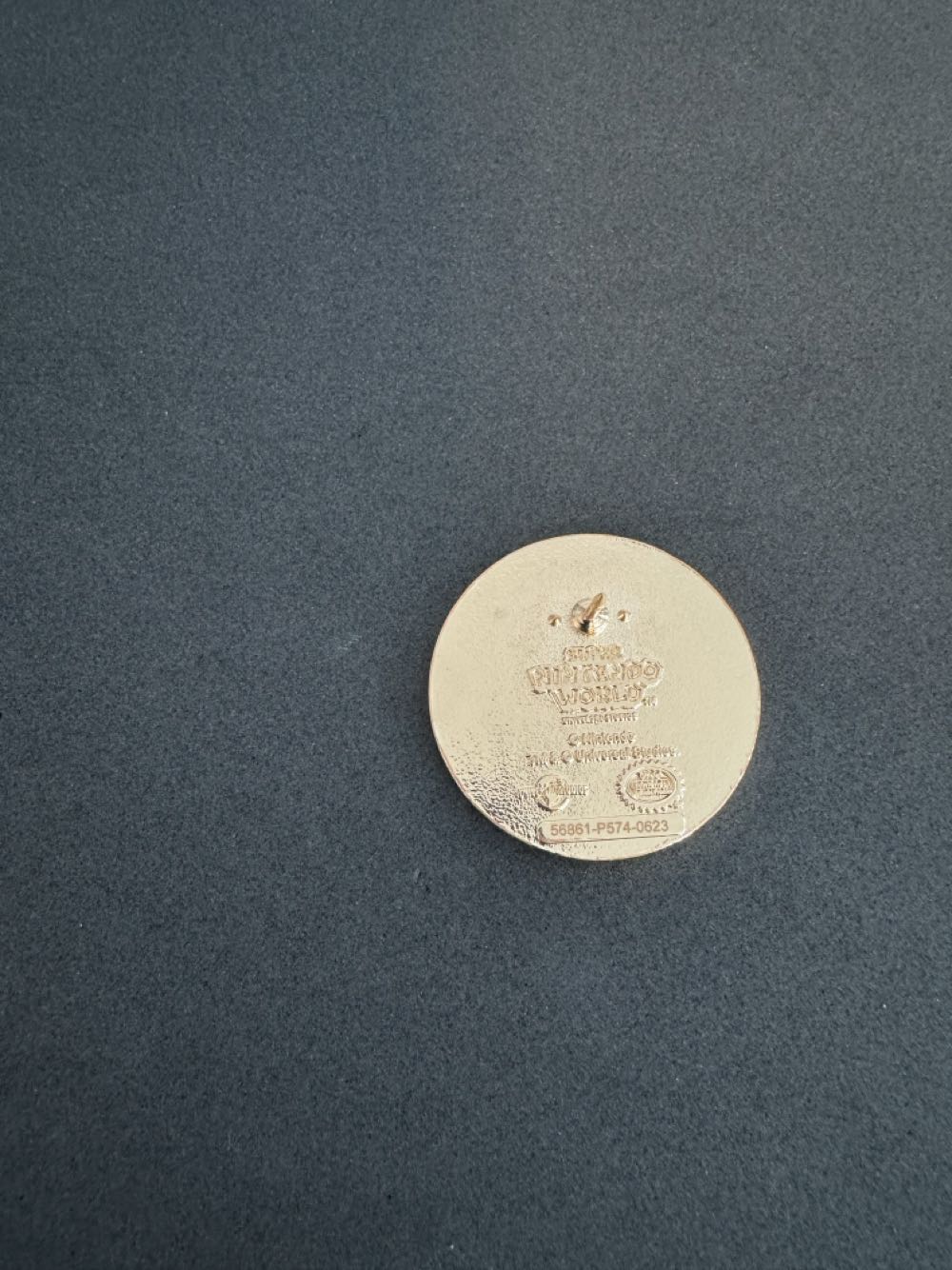 Mario Kart - Flower - Super Nintendo World pin collectible - Main Image 3