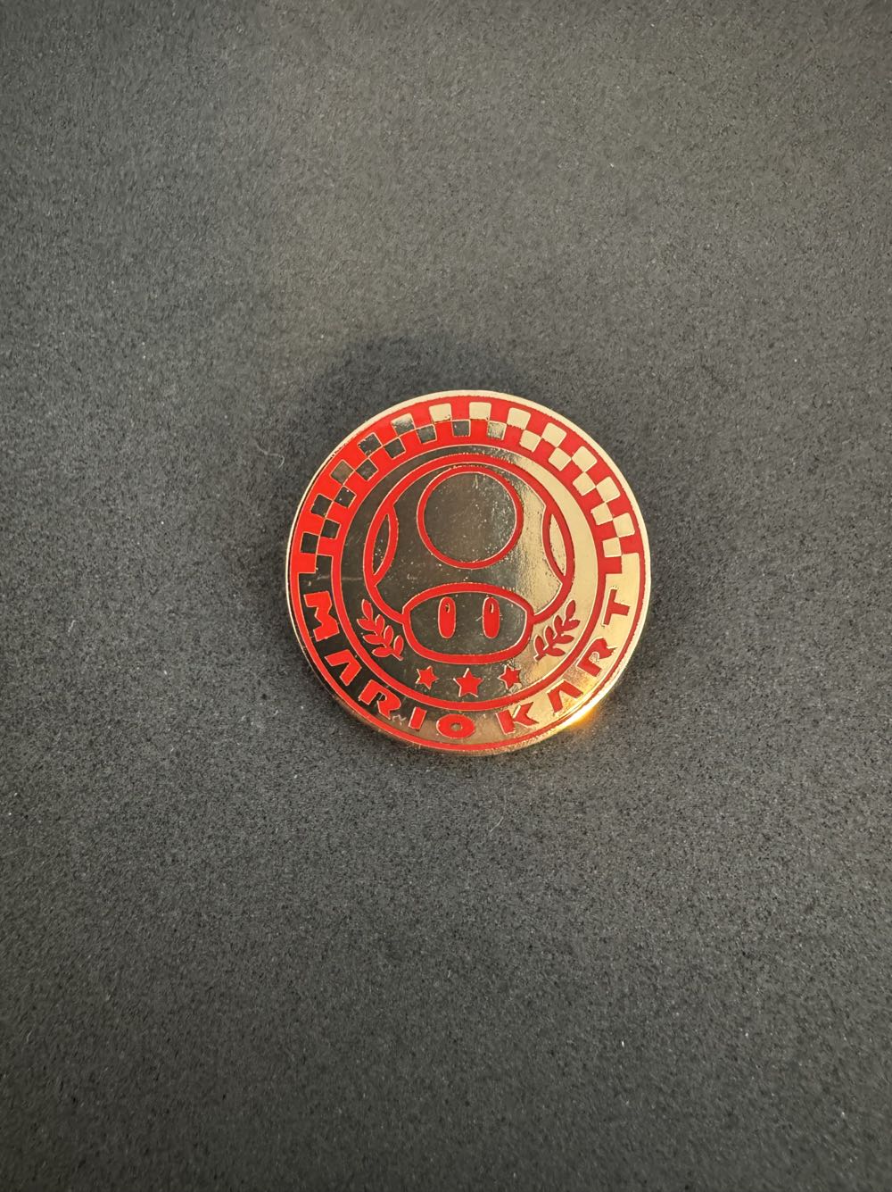 Mario Kart - Mushroom - Super Nintendo World pin collectible - Main Image 2