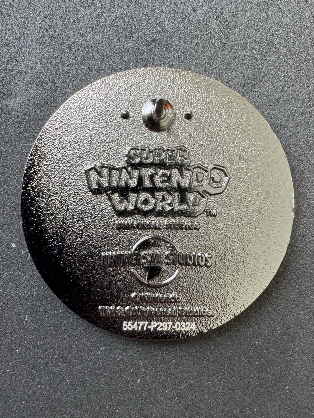 Super Nintendo World - Mario & Friends - Super Nintendo World pin collectible [Barcode 400013596840] - Main Image 3