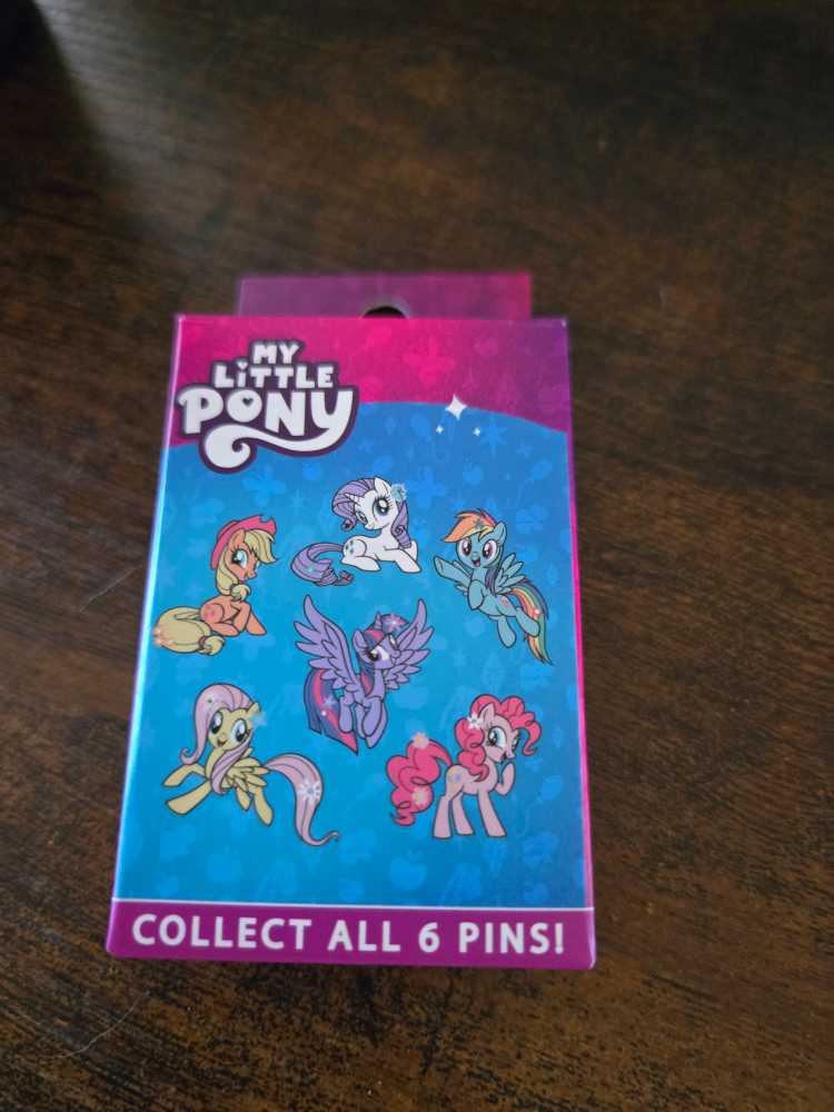 My Little Pony - Pinkie Pie  pin collectible - Main Image 2