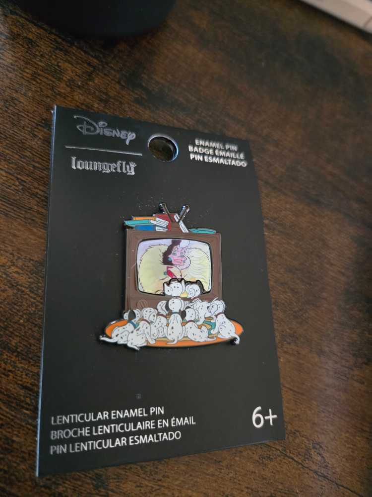 Chandrila Star Line Star Wars Galactic Star Cruiser Pin