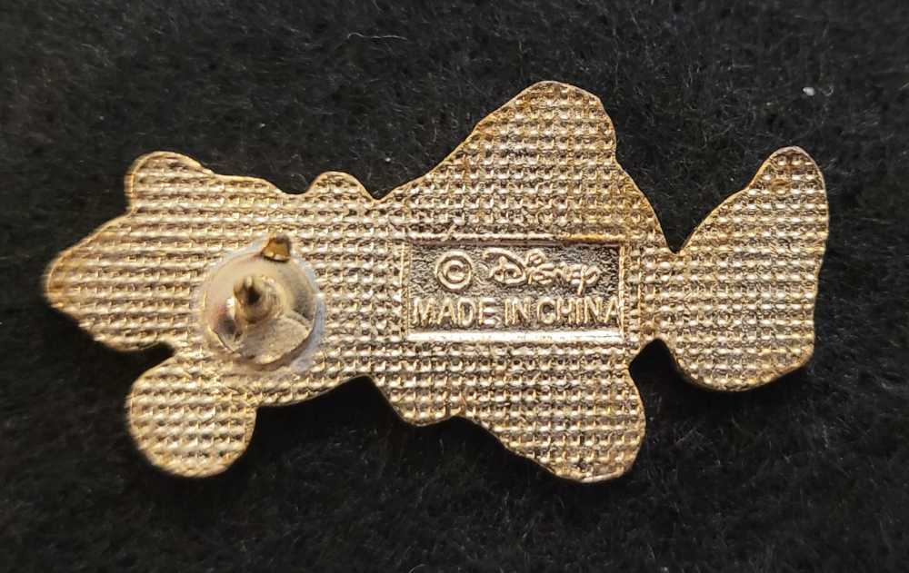 Minnie Dotted Dress & Yellow Shoes  pin collectible - Main Image 2