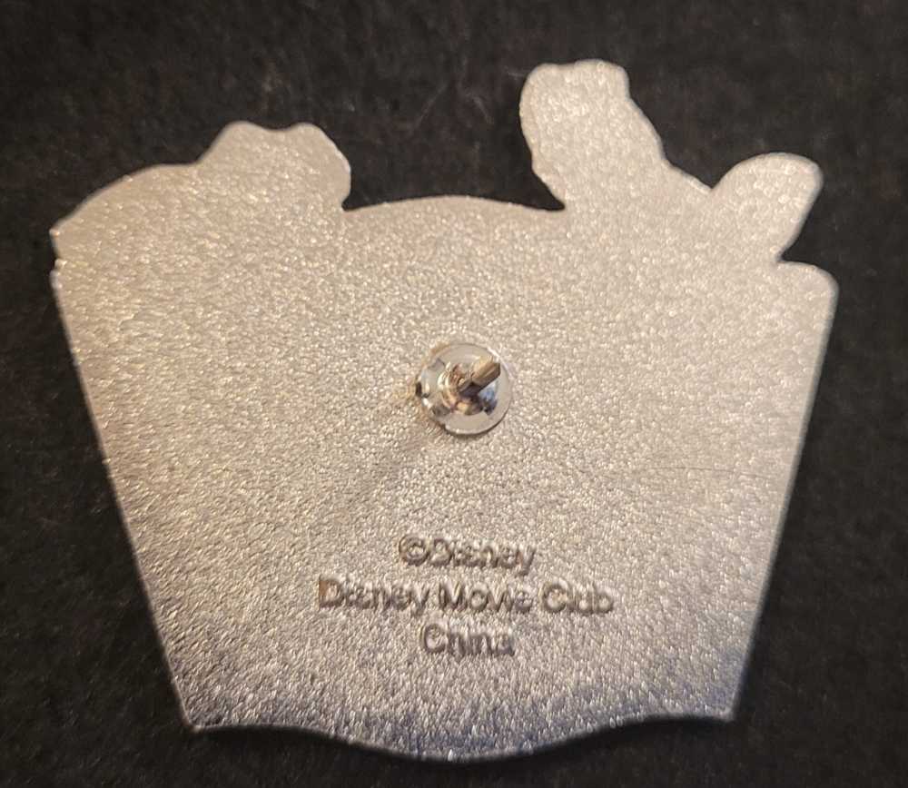 Princess and The Frog - Exclusive VIP Pin   pin collectible - Main Image 2