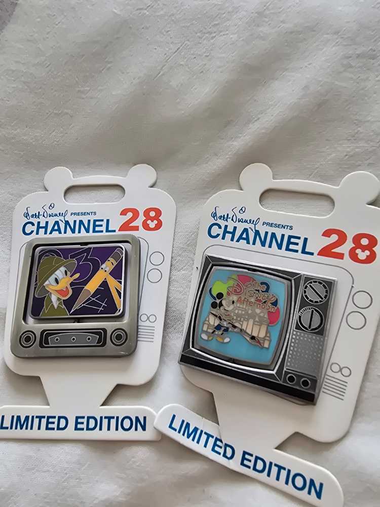 Channel 28  pin collectible [Barcode 400020921147] - Main Image 2