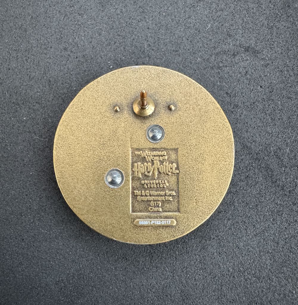 Harry Potter - Hufflepuff Wax Seal - Universal Studios Harry Potter pin collectible - Main Image 2