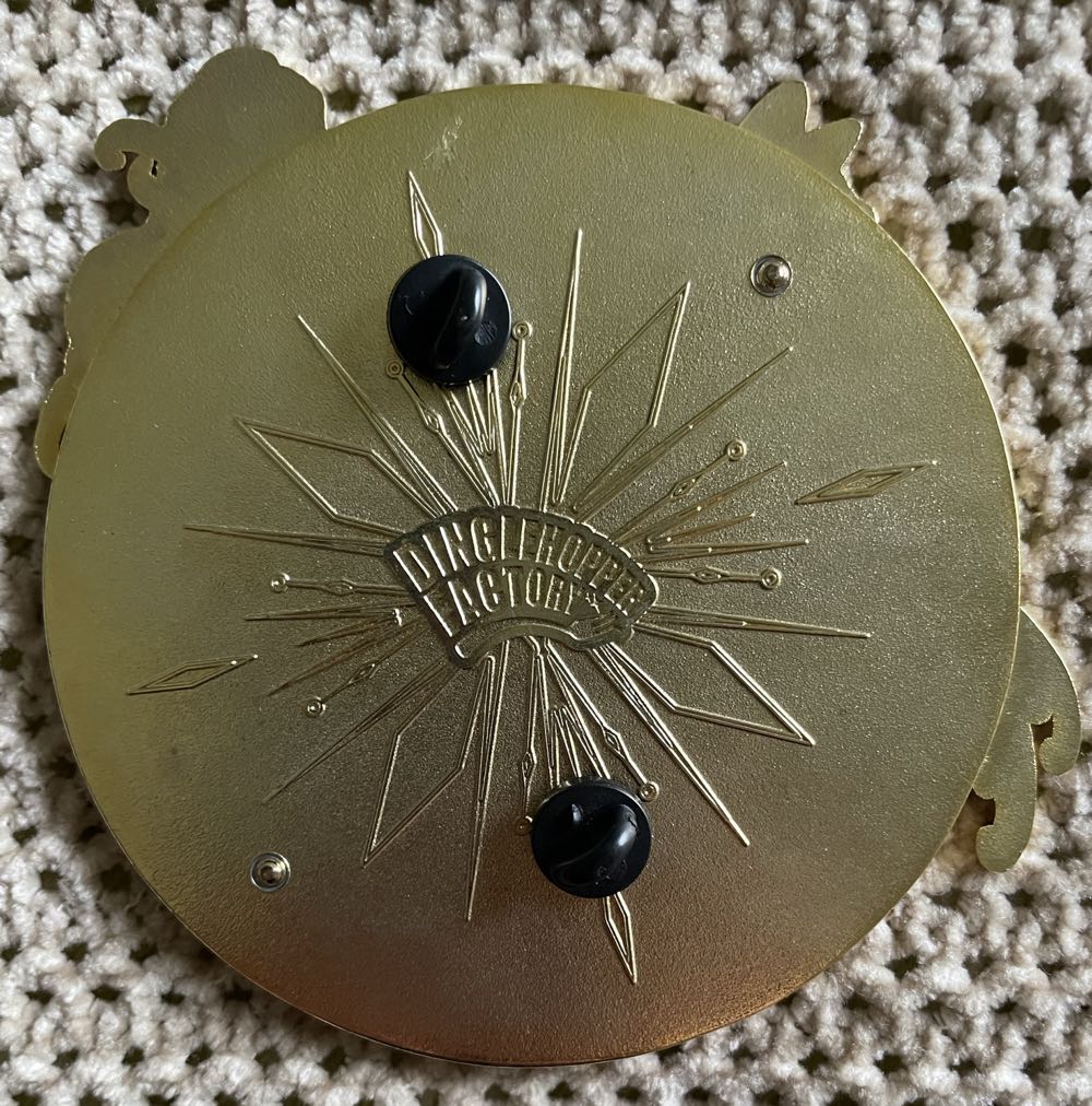 Elsa Fantasy @dinglehopper.factory  pin collectible - Main Image 2