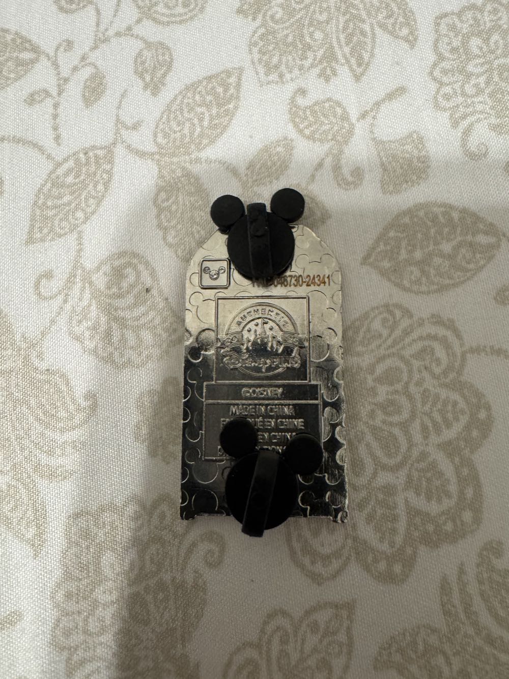 Trashcan, orange bird  pin collectible - Main Image 2