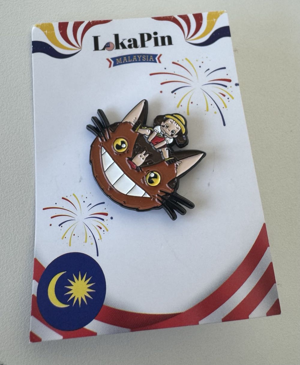 Catbus  pin collectible - Main Image 2