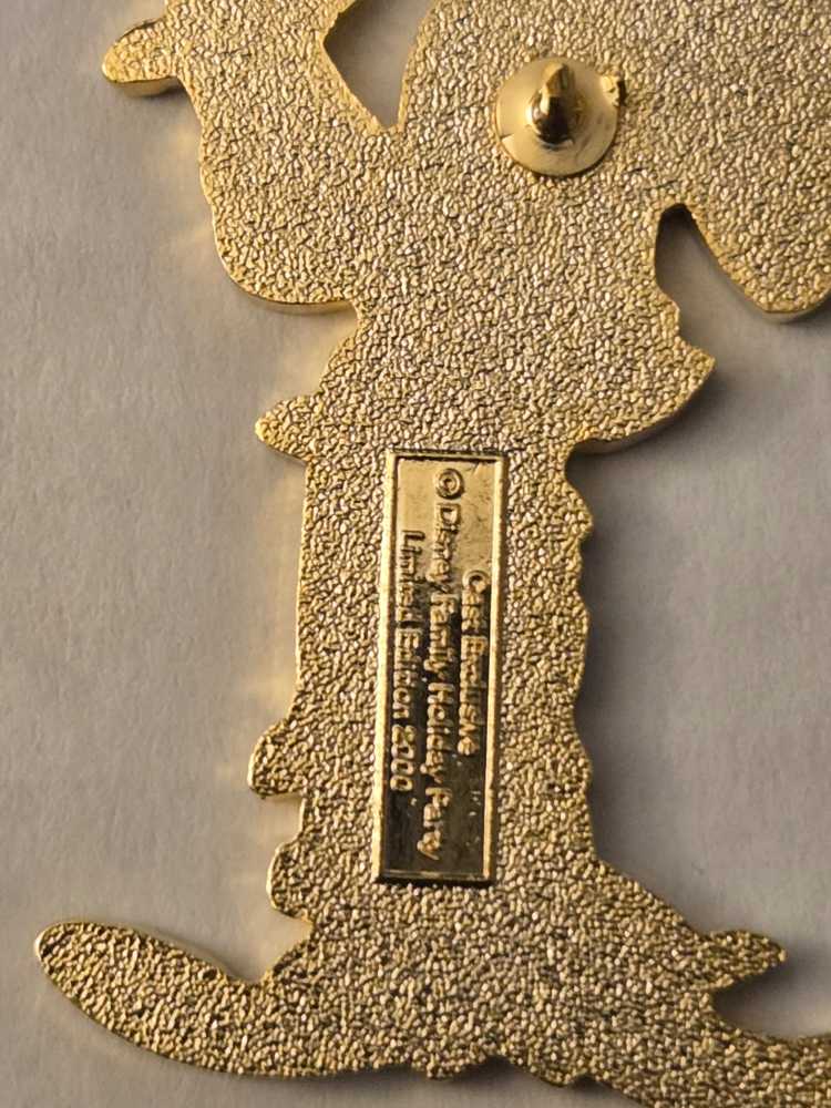 Goofy Christmas Lights   pin collectible - Main Image 2