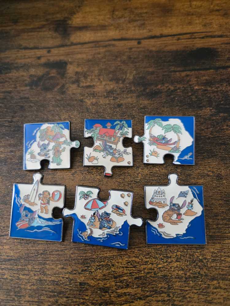 Lilo And Stitch Beach Puzzle  pin collectible - Main Image 2