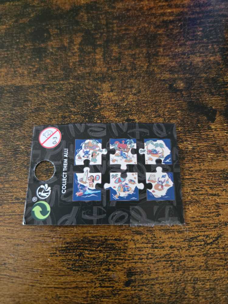 Lilo And Stitch Beach Puzzle  pin collectible - Main Image 3