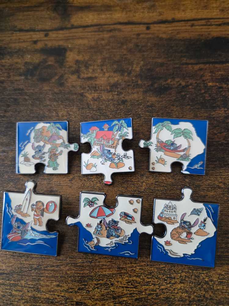 Lilo And Stitch Beach Puzzle  pin collectible - Main Image 2