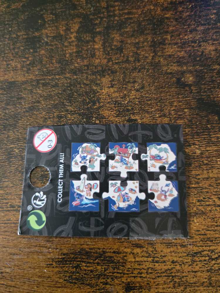Lilo And Stitch Beach Puzzle  pin collectible - Main Image 3