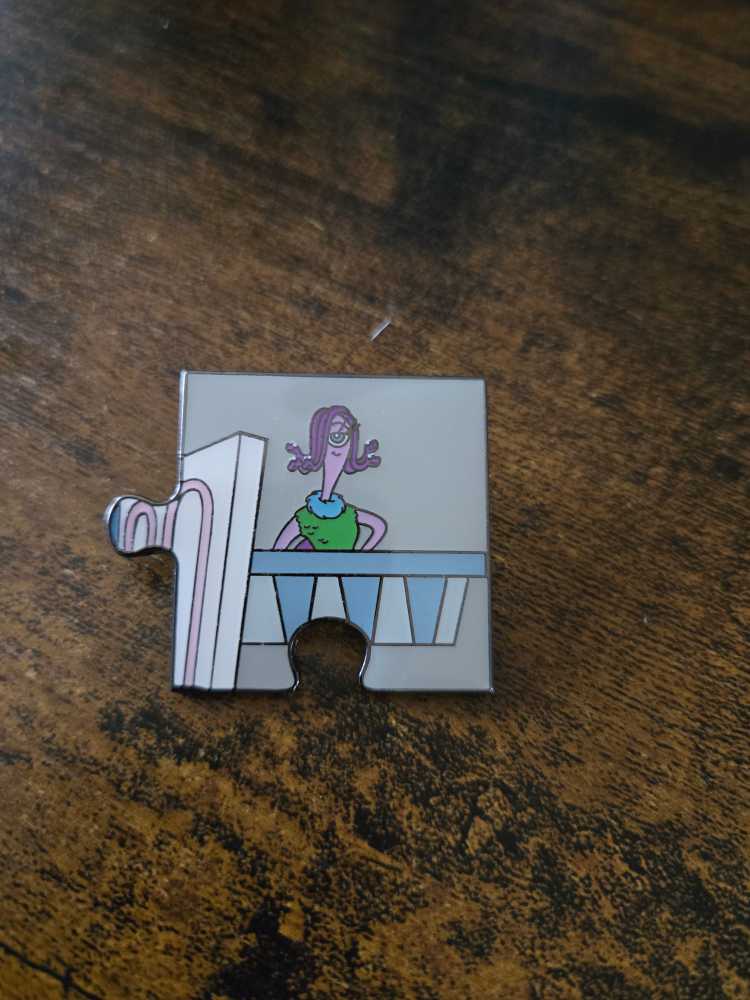 Chandrila Star Line Star Wars Galactic Star Cruiser Pin