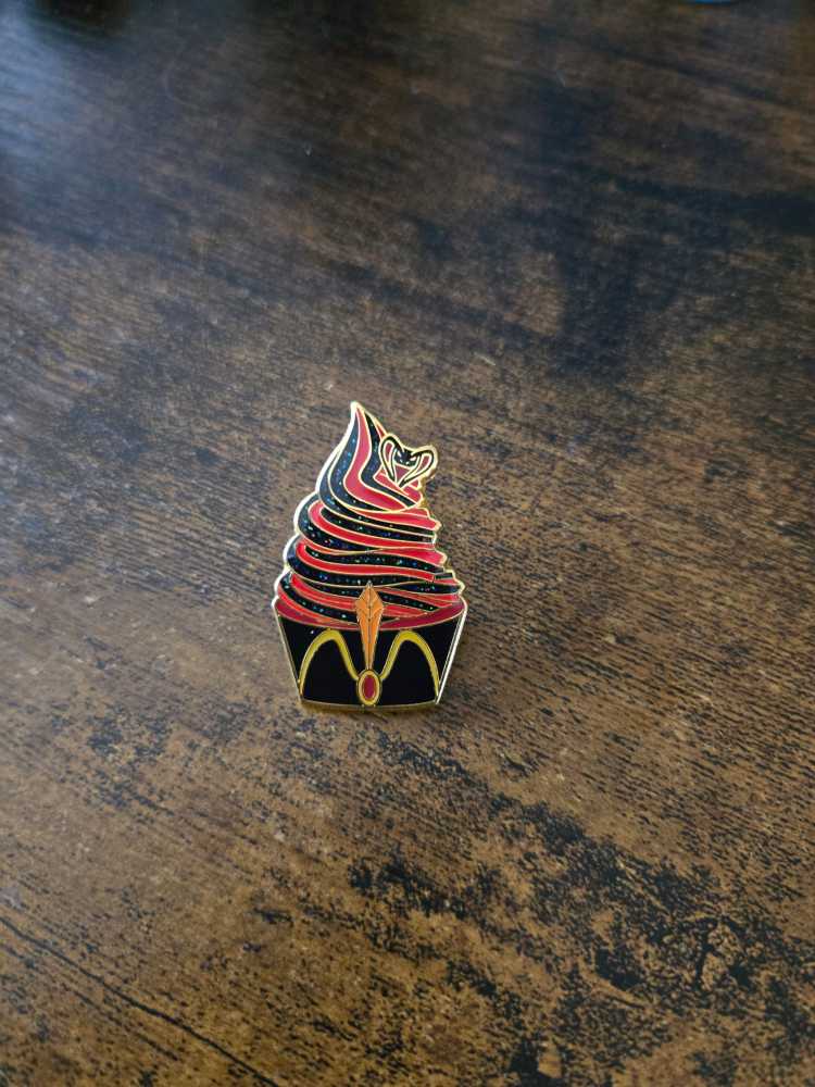 24 Mystery Series 24 Sleep Masks Magical Disney Mask- Mr. Incredible