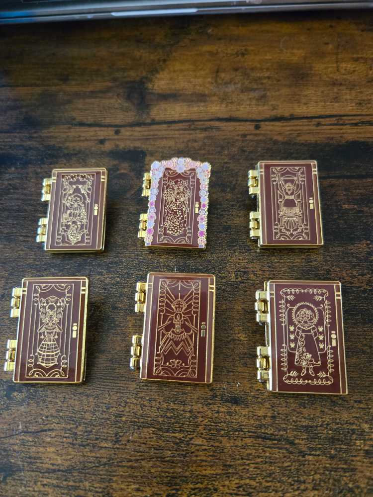 Encanto Doors  pin collectible - Main Image 3