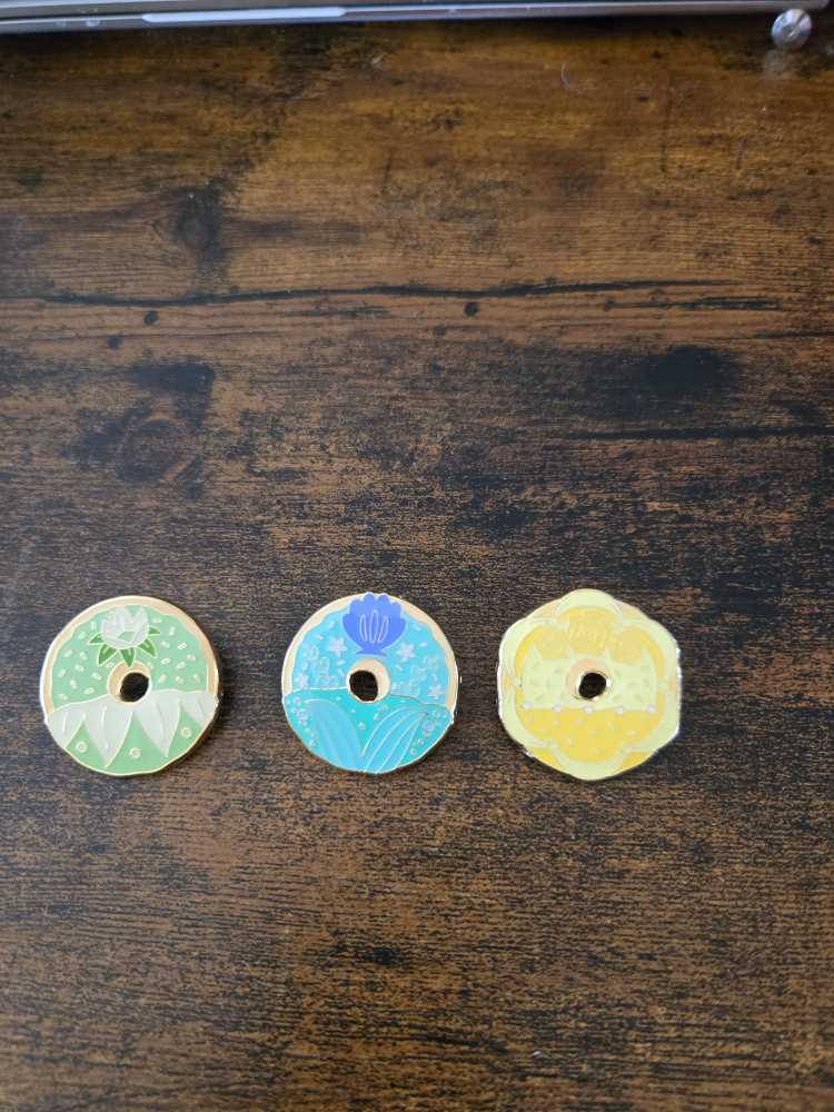 Princess Donut  pin collectible - Main Image 2