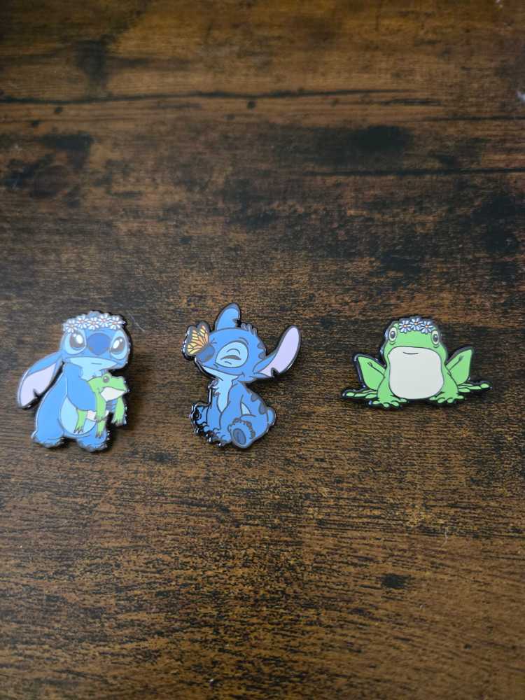 Stitch With Flowers  pin collectible - Main Image 2