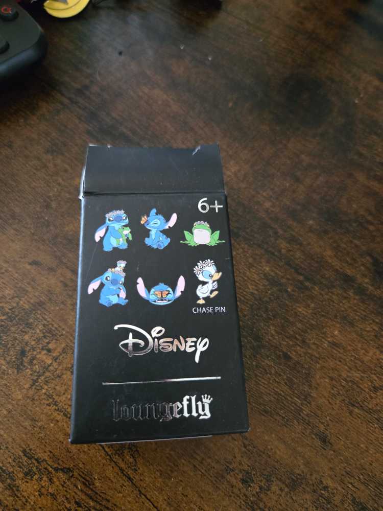 Stitch With Flowers  pin collectible - Main Image 3