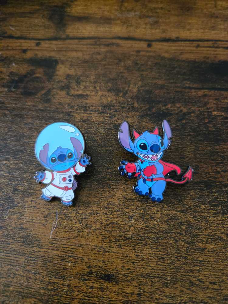 Halloween Stitch  pin collectible - Main Image 2