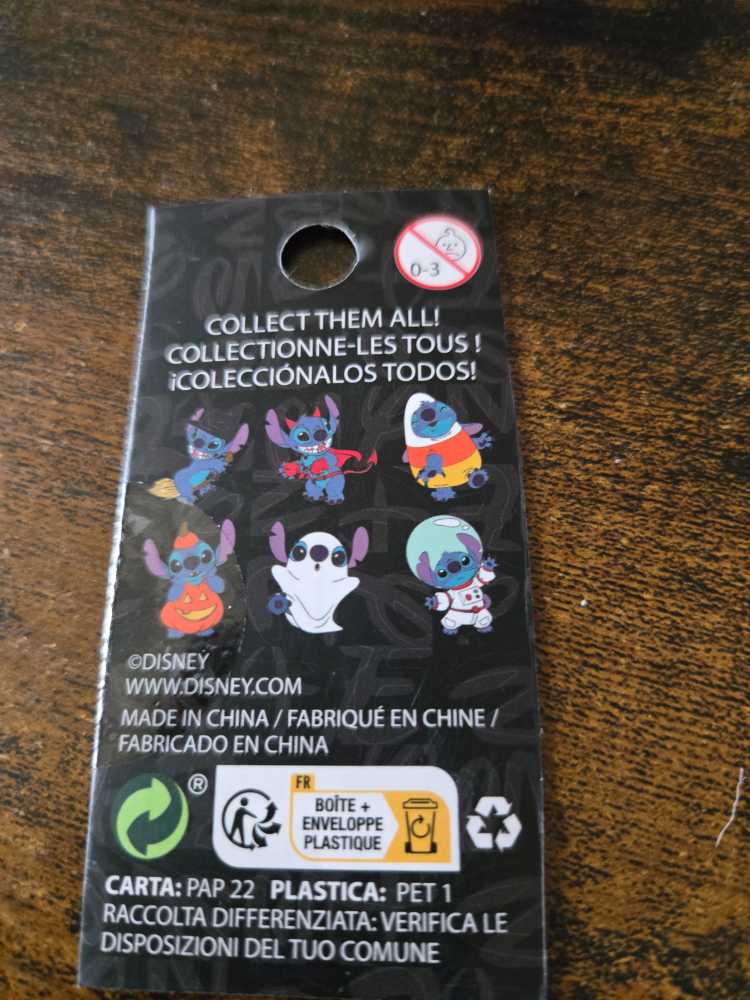 Halloween Stitch  pin collectible - Main Image 3
