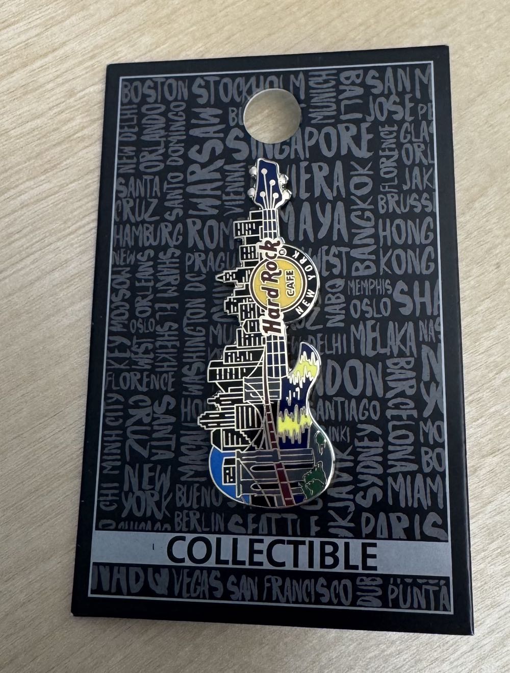 Hard Rock Cafe New York  pin collectible - Main Image 2