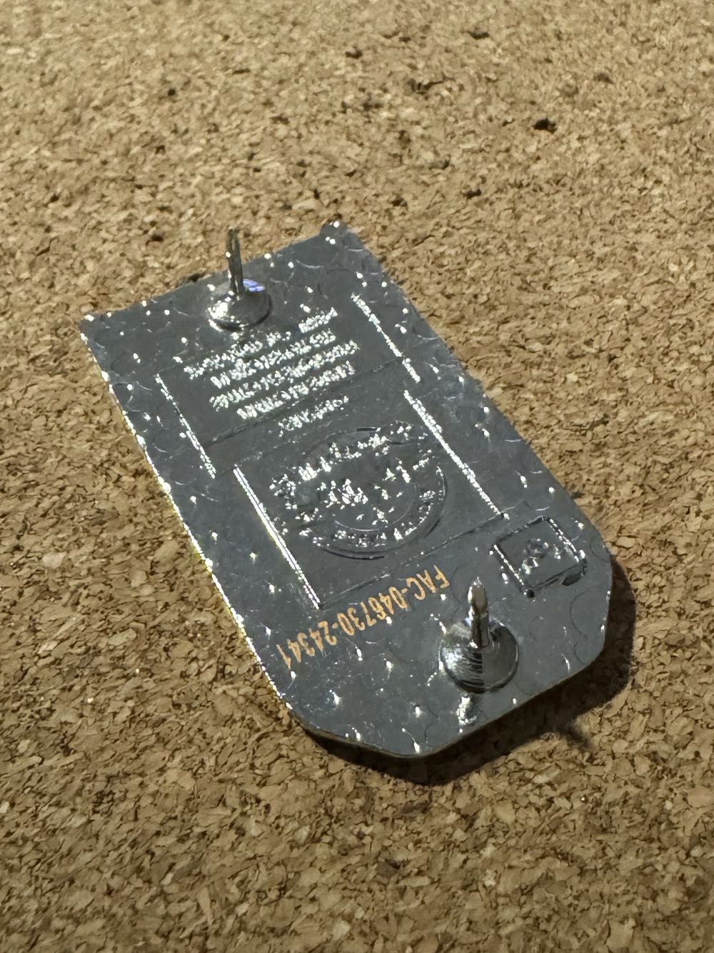 Trash Bin - Minnie Mouse - Hard Enamel, Metal pin collectible - Main Image 3