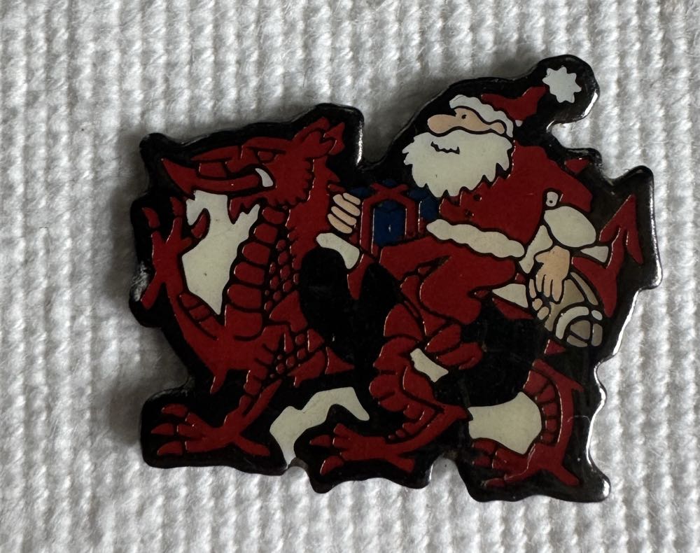 2011 Character Cupcake Booster Set - Pluto