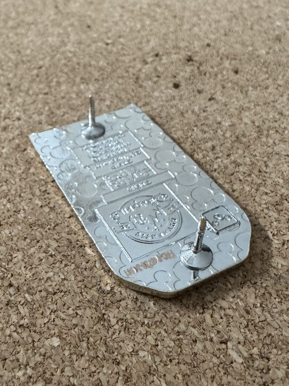 Trash Can - R2-D2 - Hard Enamel, Metal pin collectible - Main Image 3