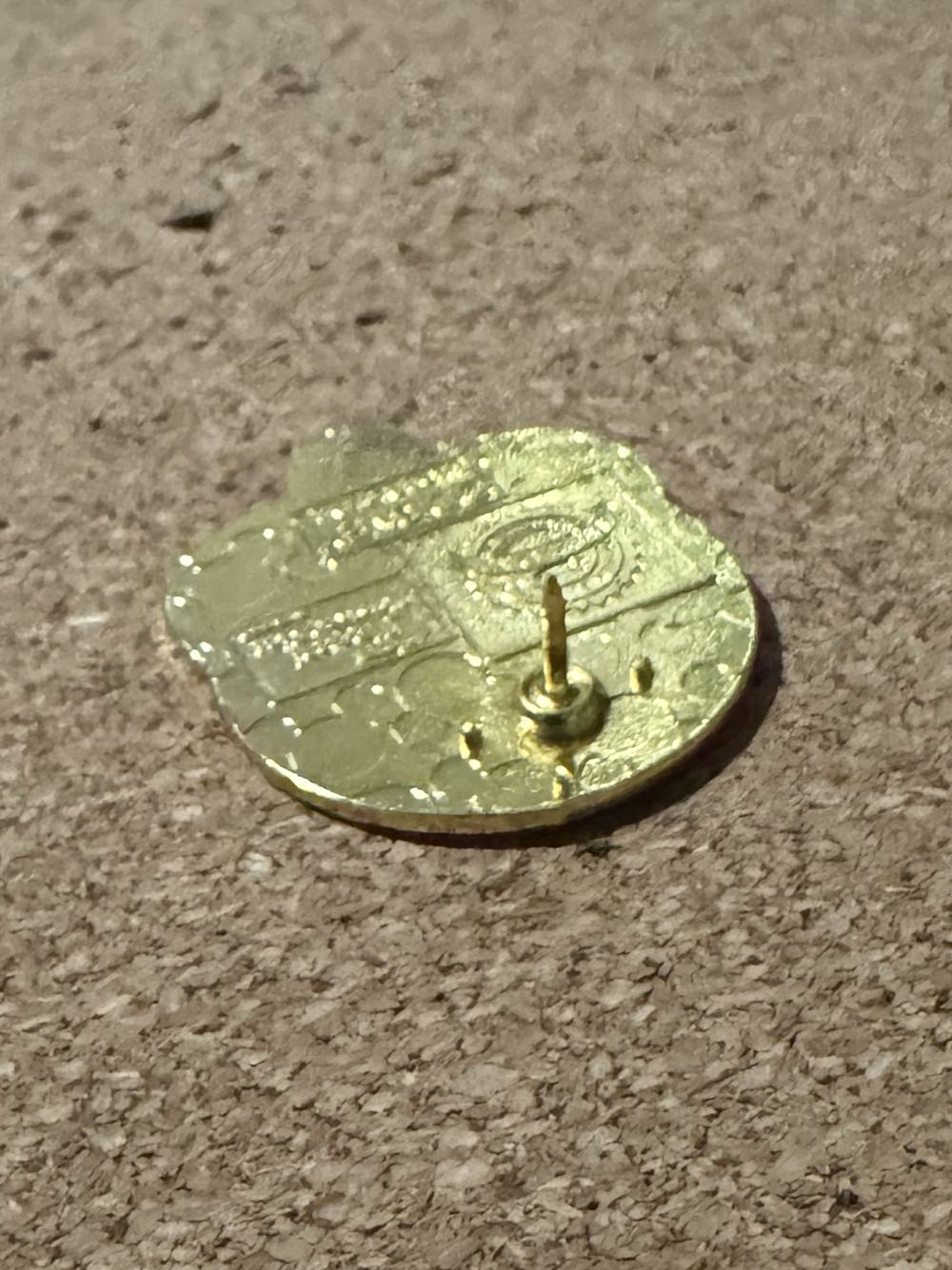 Dog & Cat Collar - Lady - Hard Enamel, Metal pin collectible - Main Image 3