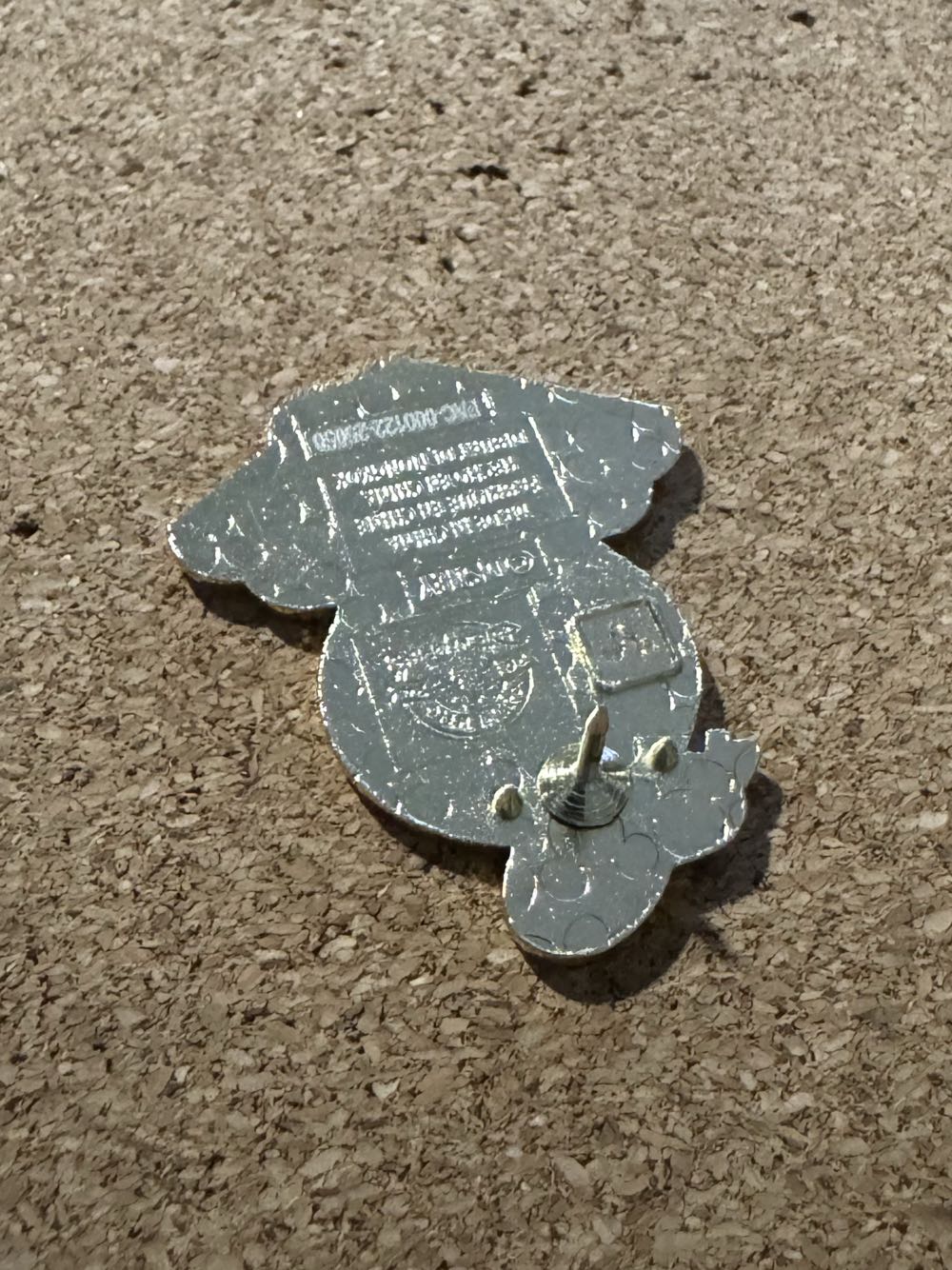 Folding Fan - Donald Duck - Hard Enamel, Metal pin collectible - Main Image 3