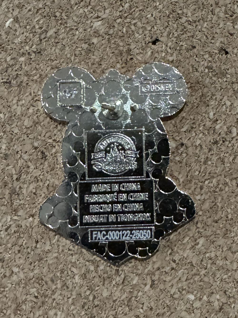 Folding Fan - Mickey Mouse - Hard Enamel, Metal pin collectible - Main Image 2