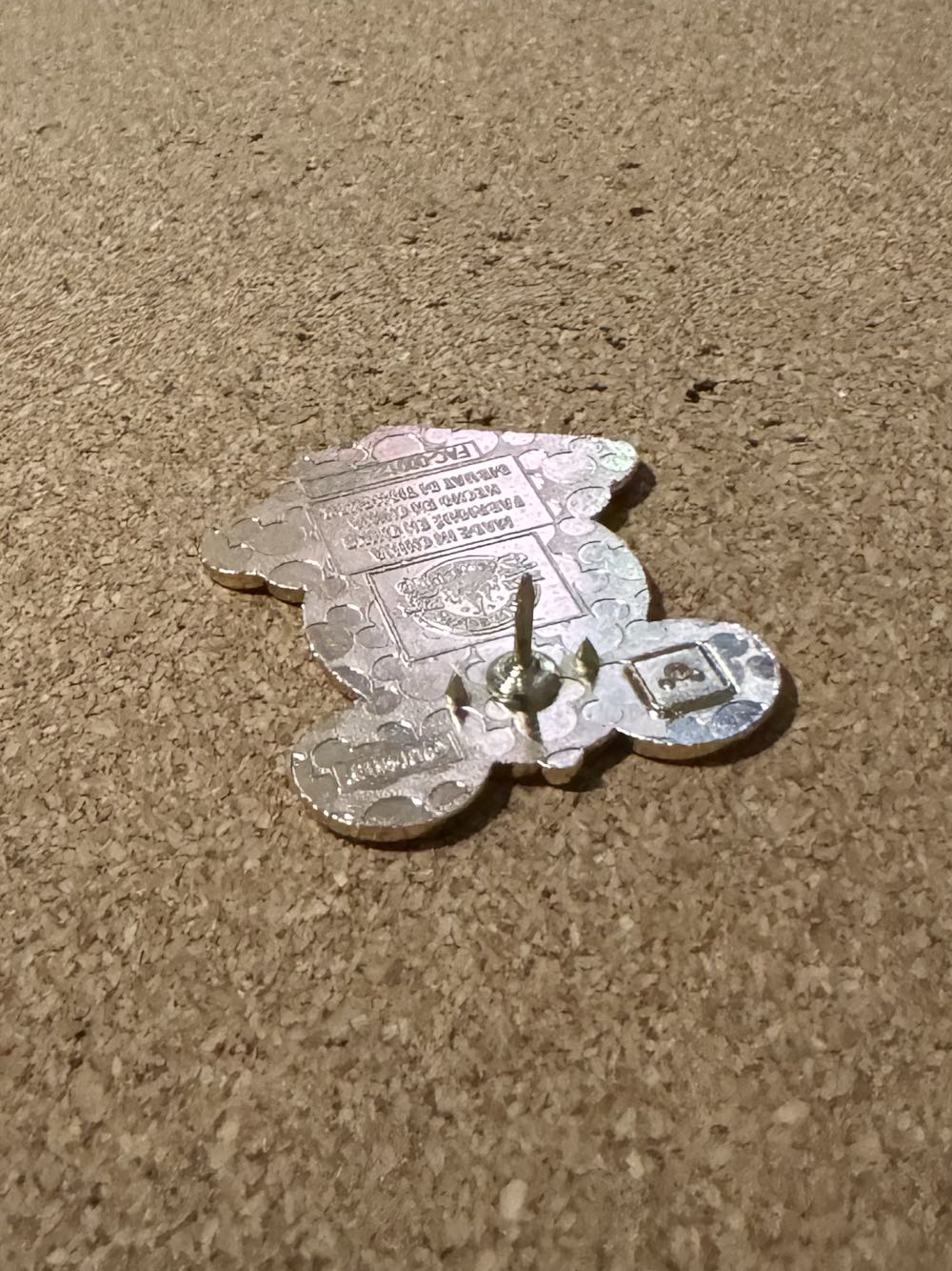 Folding Fan - Mickey Mouse - Hard Enamel, Metal pin collectible - Main Image 3