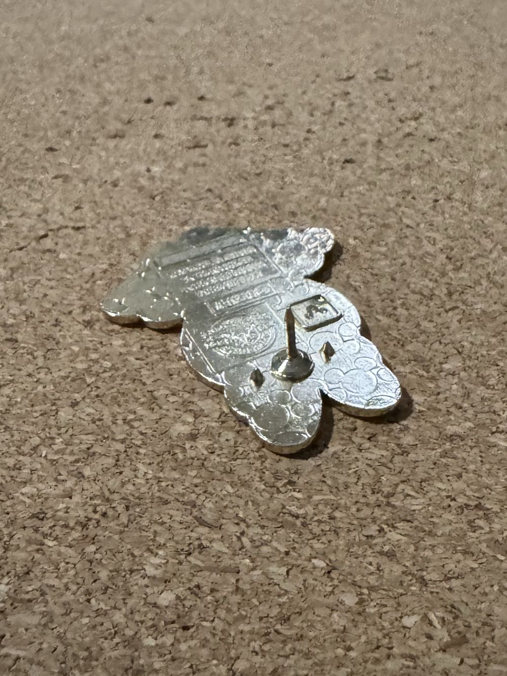 Folding Fan - Daisy Duck - Hard Enamel, Metal pin collectible - Main Image 3