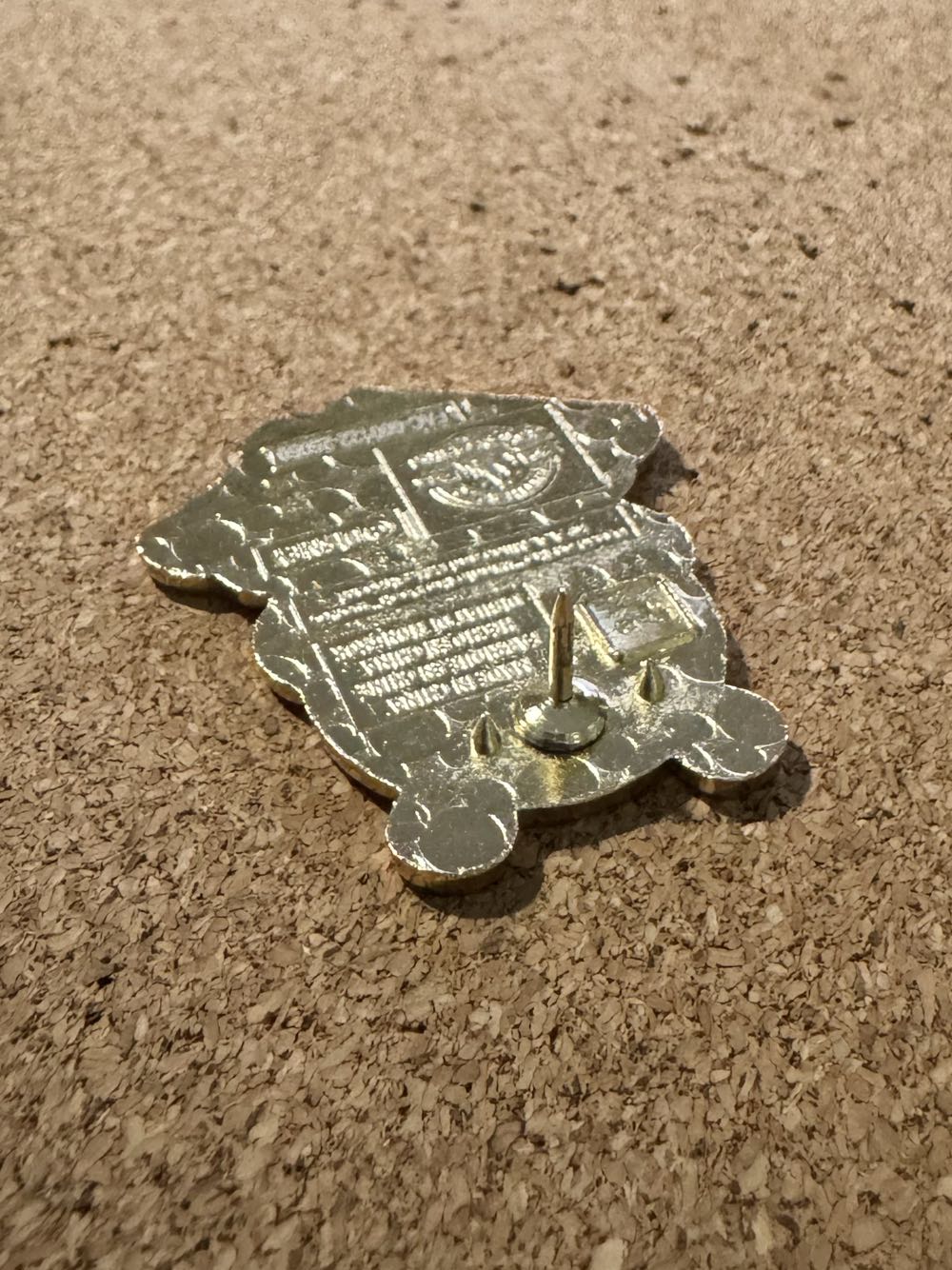 Folding Fan - Winnie the Pooh  pin collectible - Main Image 3