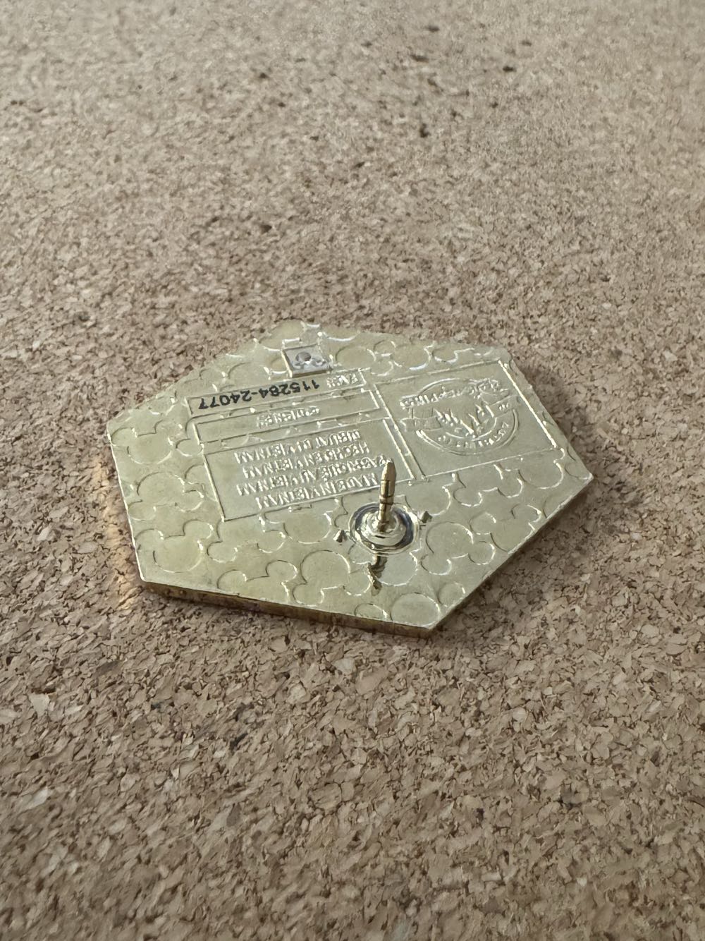 LK Laughing - Mufasa - Hard Enamel, Metal pin collectible - Main Image 3