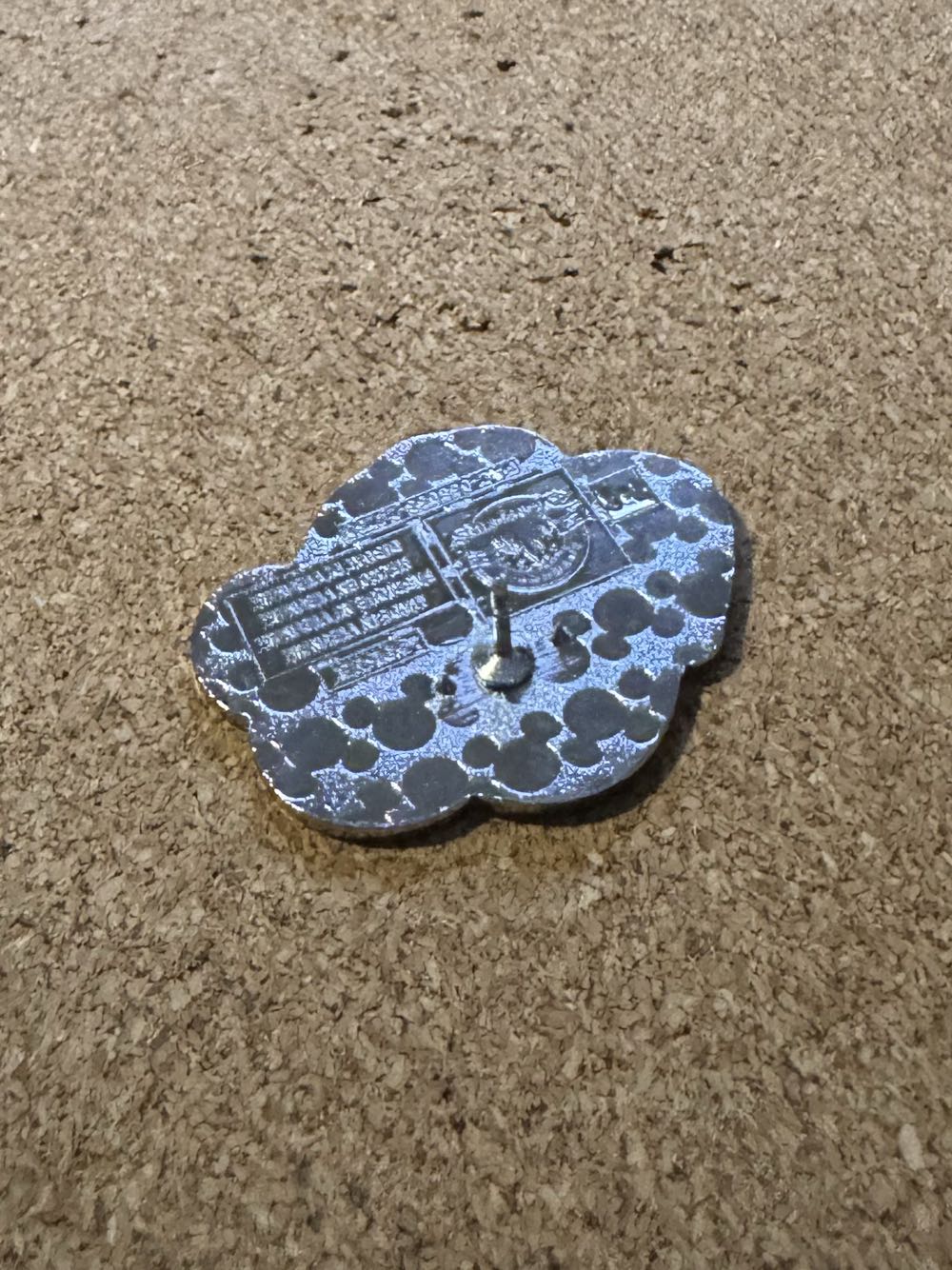 Slippers - Minnie Mouse - Hard Enamel, Metal pin collectible - Main Image 3