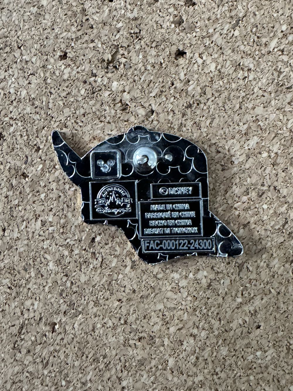 Hat - Peter Pan - Hard Enamel, Metal pin collectible - Main Image 2