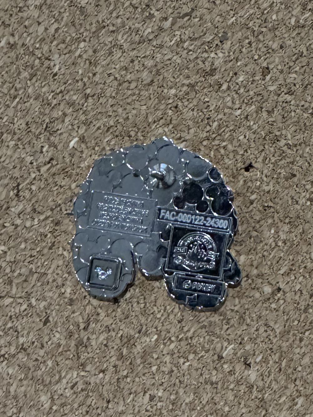 Hat - Lady - Hard Enamel, Metal pin collectible - Main Image 2