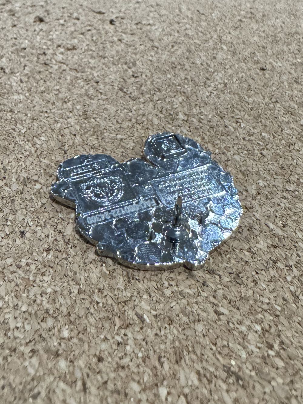 Hat - Lady - Hard Enamel, Metal pin collectible - Main Image 3