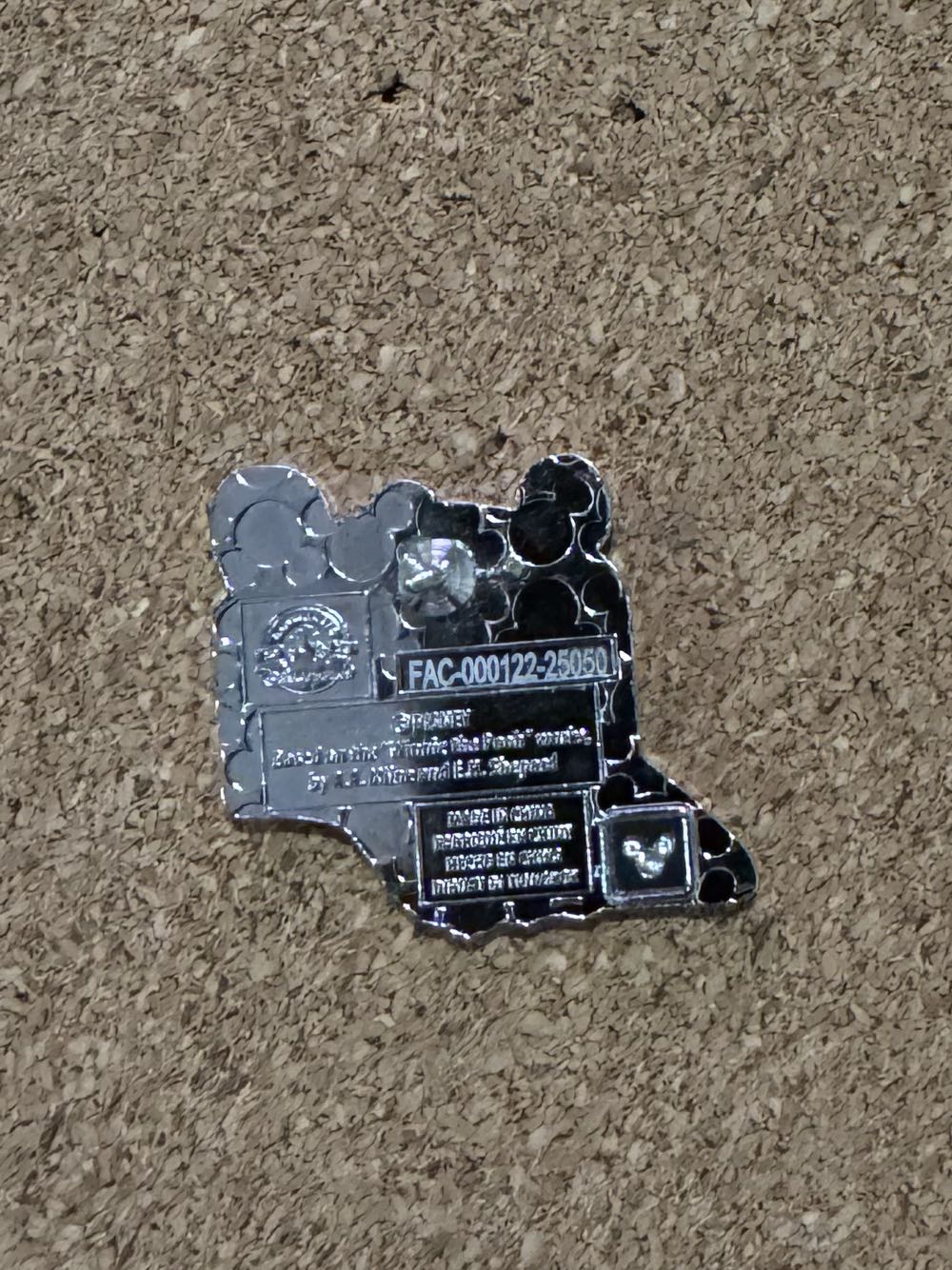 Hat - Winnie the Pooh - Hard Enamel, Metal pin collectible - Main Image 2